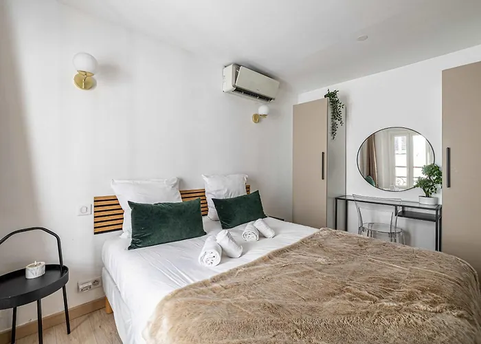 Le Contemporain Adorable Avec Petite Terrasse, Emplacement Idéal Dans Le Centre Apartamento