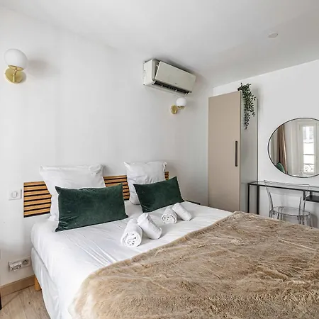 Le Contemporain Adorable Avec Petite Terrasse, Emplacement Ideal Dans Le Centre Apartament