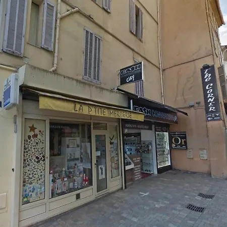 Le Contemporain Adorable Avec Petite Terrasse, Emplacement Ideal Dans Le Centre Daire Cannes