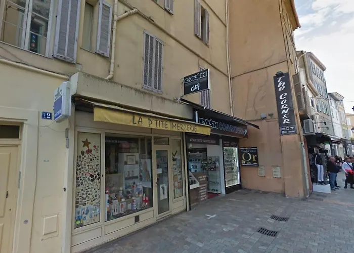 Le Contemporain Adorable Avec Petite Terrasse, Emplacement Ideal Dans Le Centre Daire Cannes